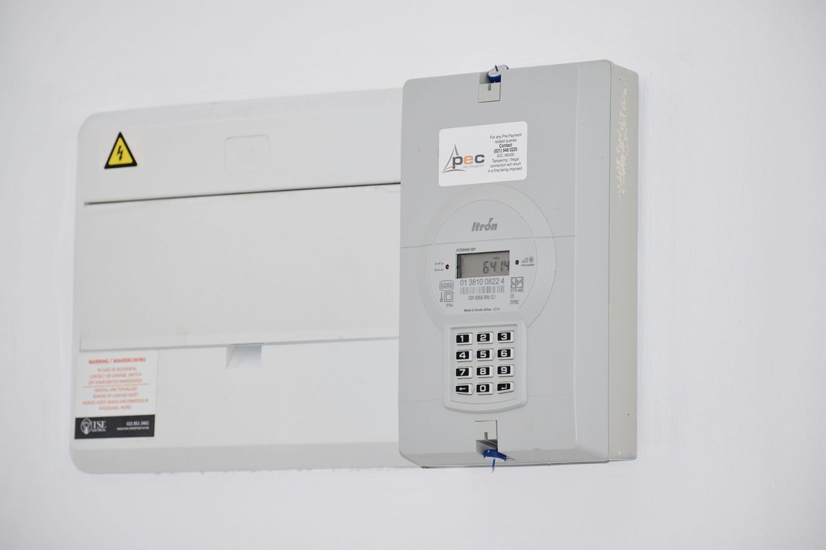消費電力と電気代——600Wと1200Wで年間いくら変わる？