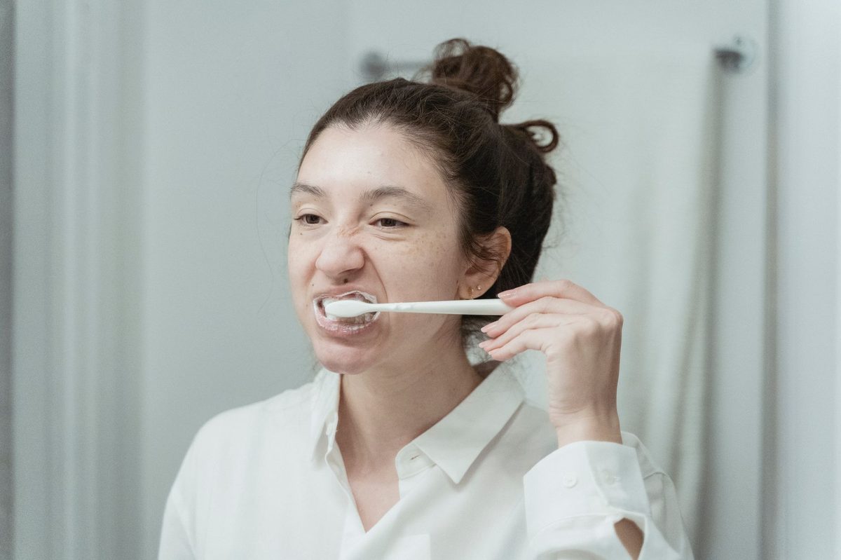振動数とブラシ圧センサーが「磨き残し」と「歯茎へのダメージ」を左右する